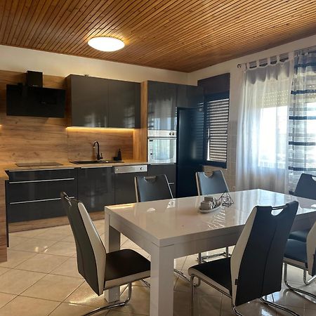 Kusi Apartment Solin Exterior foto