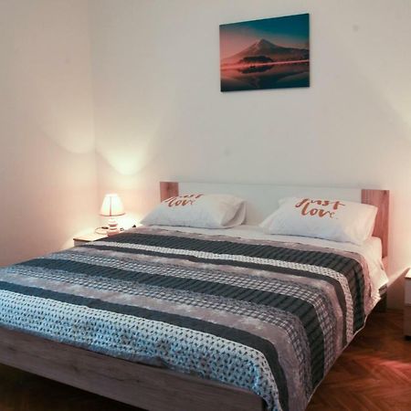 Kusi Apartment Solin Exterior foto
