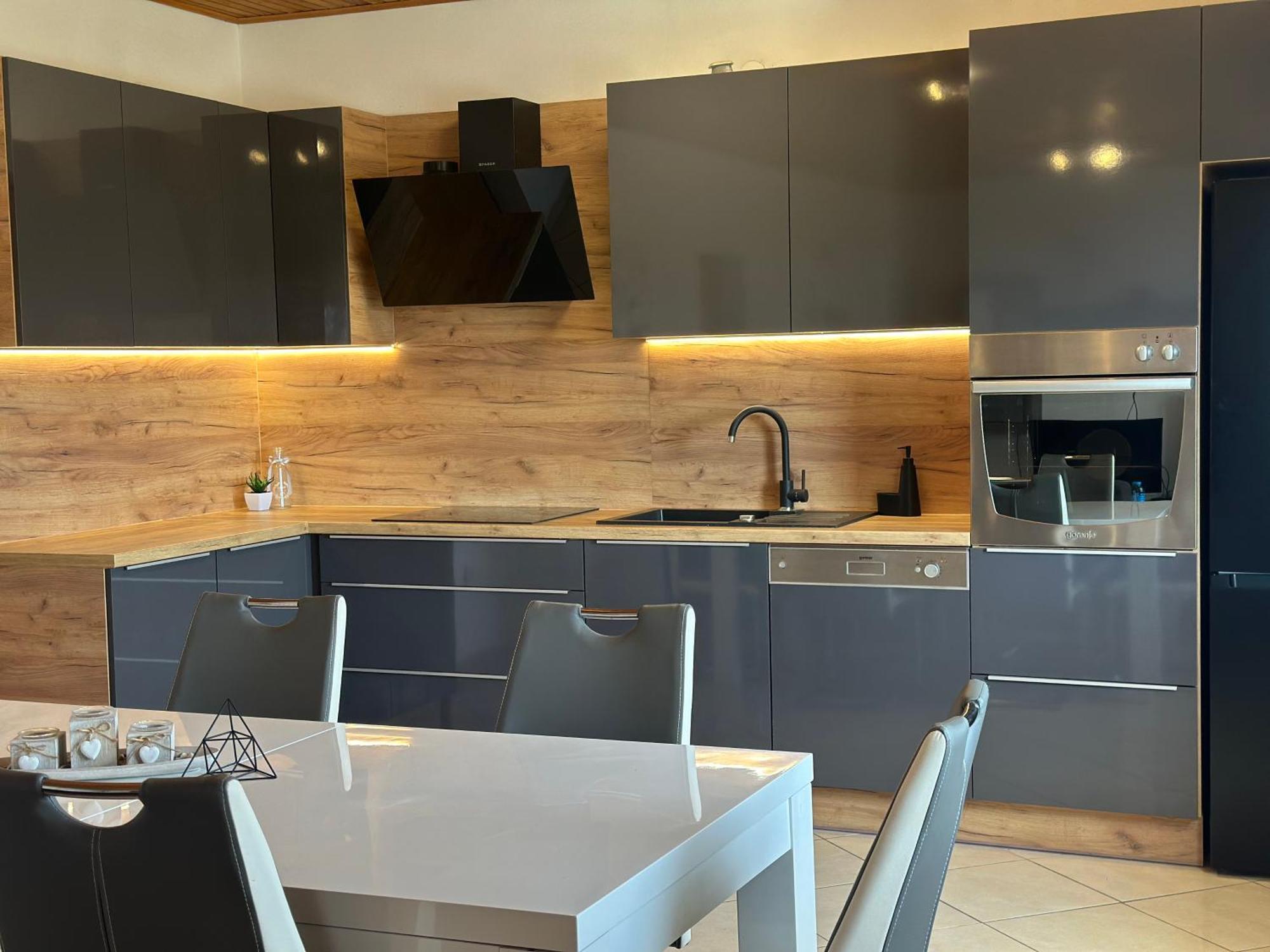 Kusi Apartment Solin Exterior foto