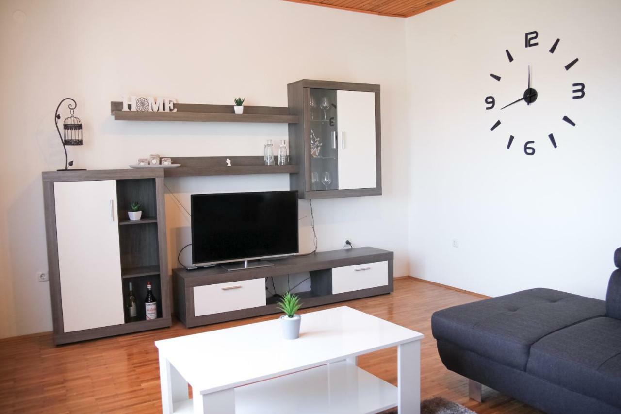 Kusi Apartment Solin Exterior foto